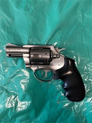 5/2025 /6 - rivoltella Colt cal 357 Magnum mod Carry 2"